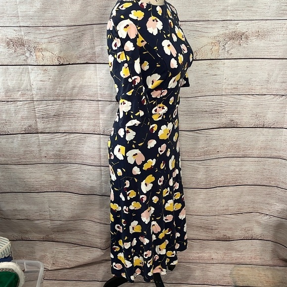 Boden “Alexis” Floral Dress Fluted Sleeves Button Detail Navy Size 6 Lined - Picture 5 of 11